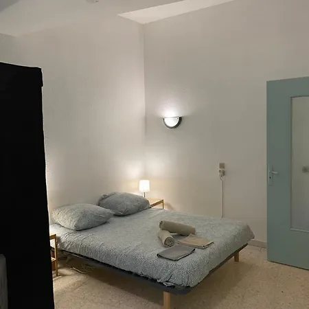 La Maison D'antonin شقة